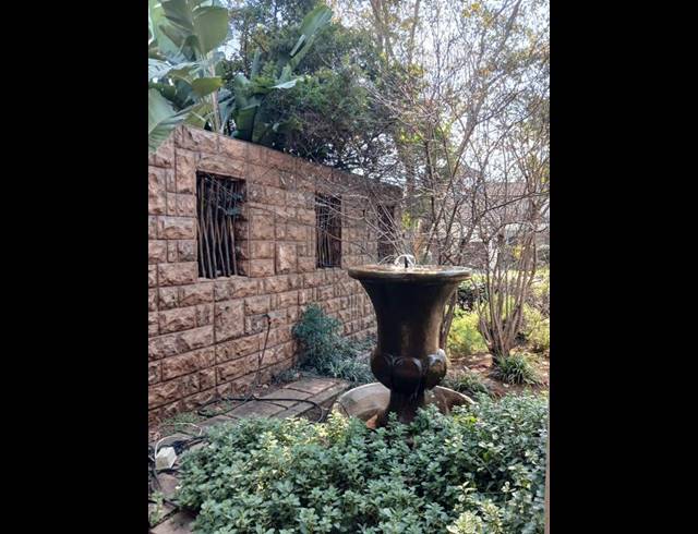 3 BEDROOM HOUSE FOR SALE IN MIDSTREAM ESTATE